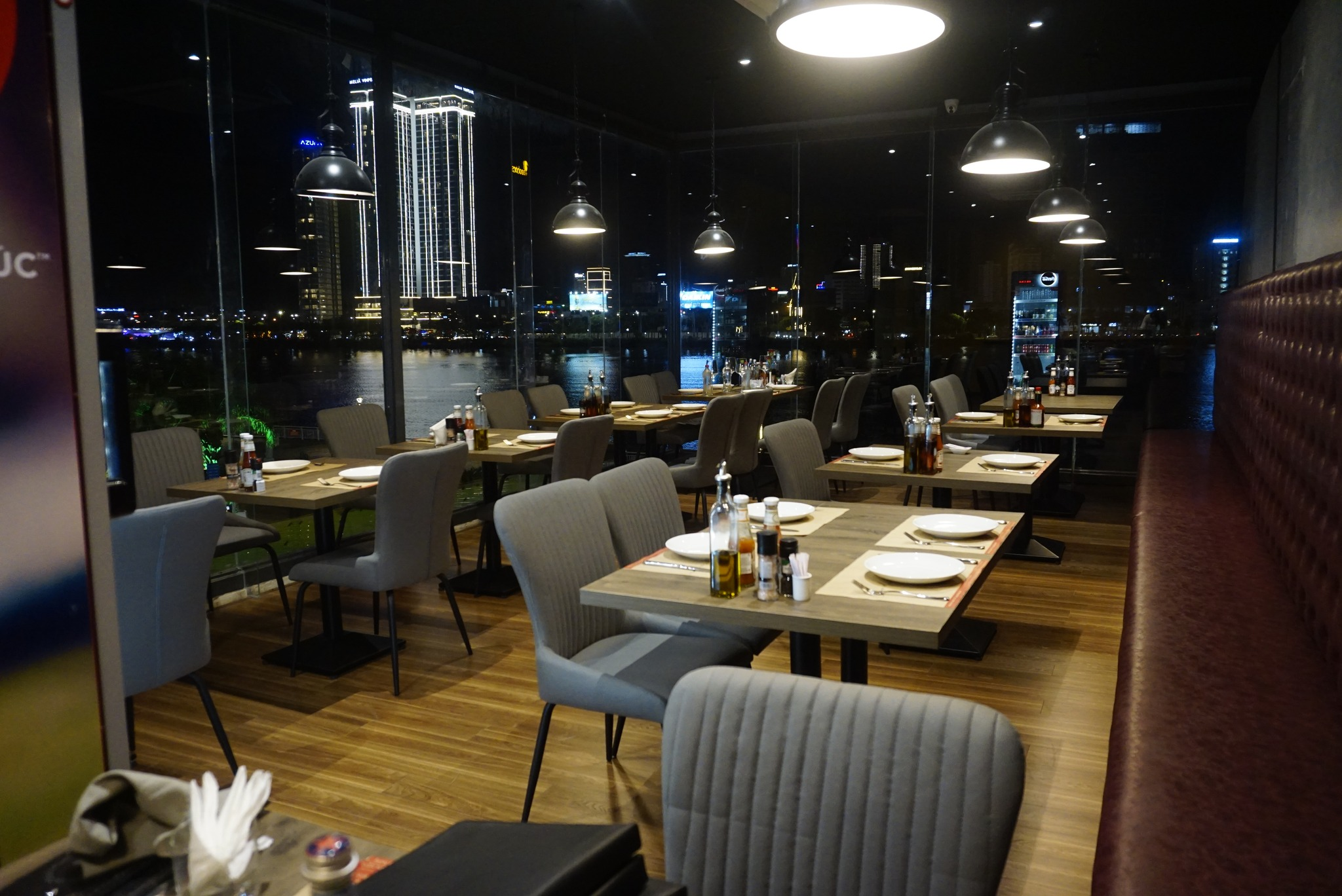 Sophisticated dining atmosphere